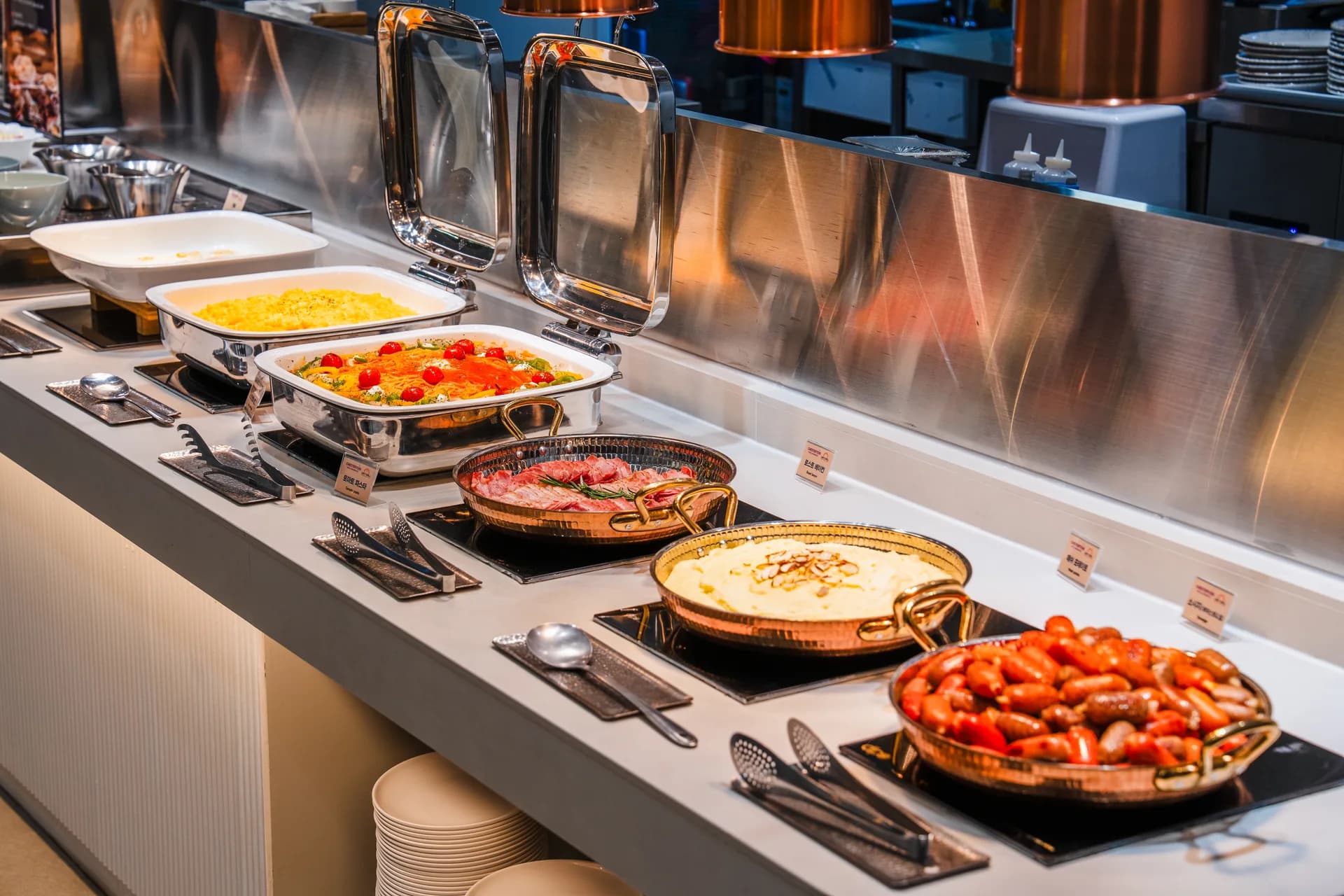 Cooking Atelier · 4-cuisine buffet (Western · Chinese · Japanese · Asian)