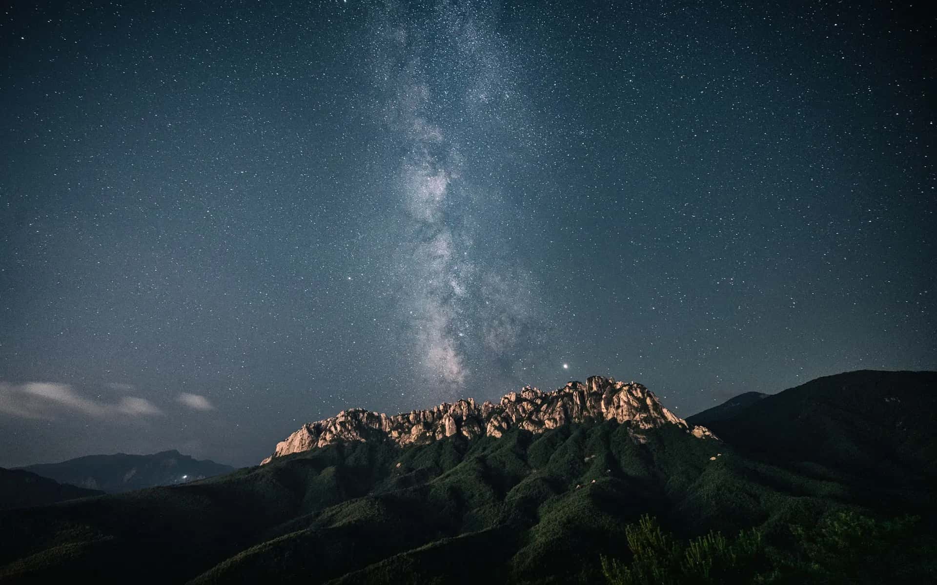 Night sky over the Seorak mountain ridge