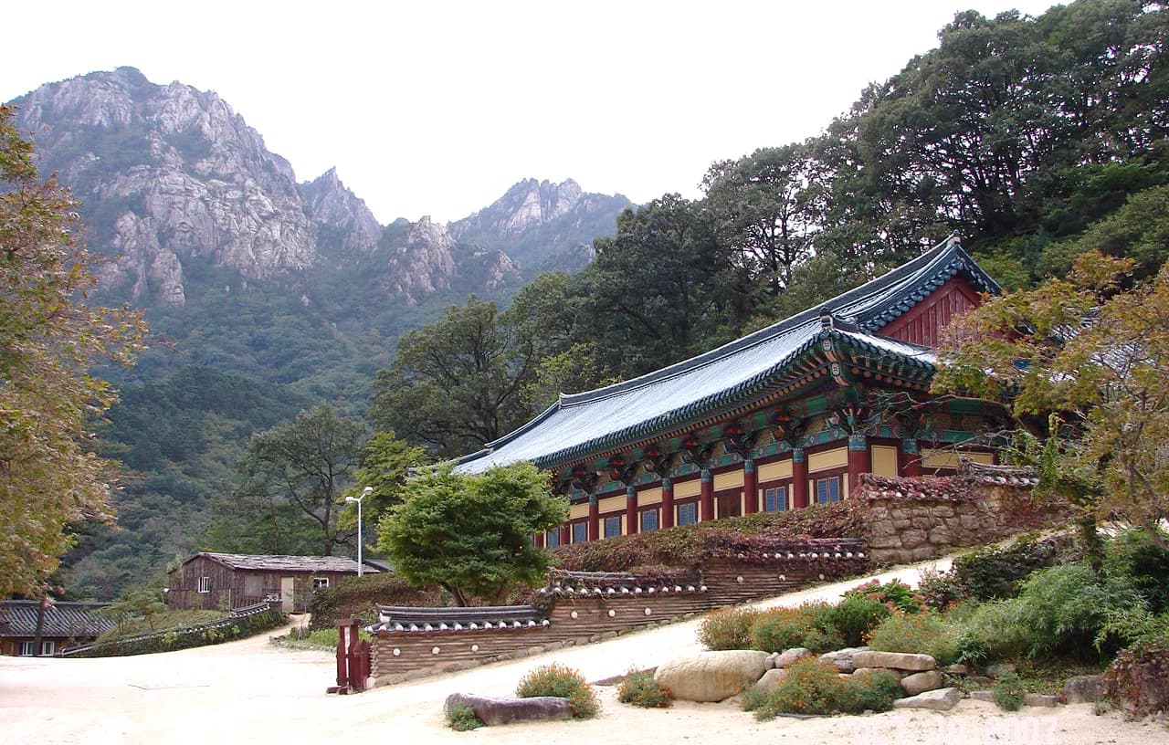 Sinheungsa Temple Guide