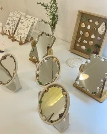 Shell-Frame Table Mirror